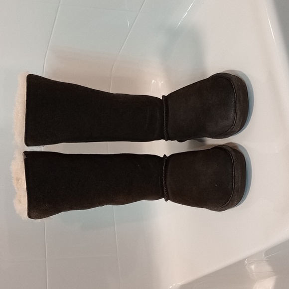 BearPaw Women's Brown Suede Fur Lined Winter Boots - Picture 3 of 9